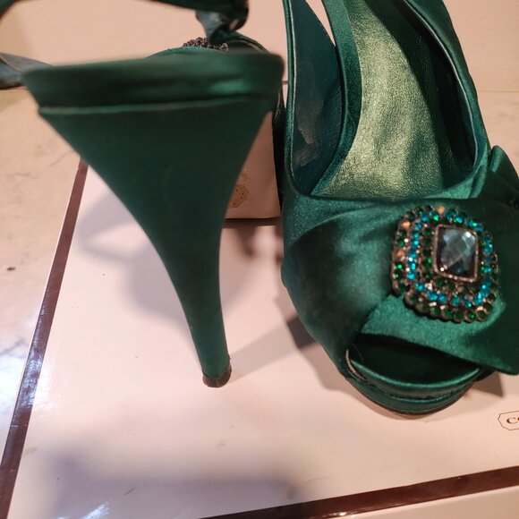 Menbur Satin Heels Emerald Green Size 9.5 - Picture 2 of 3